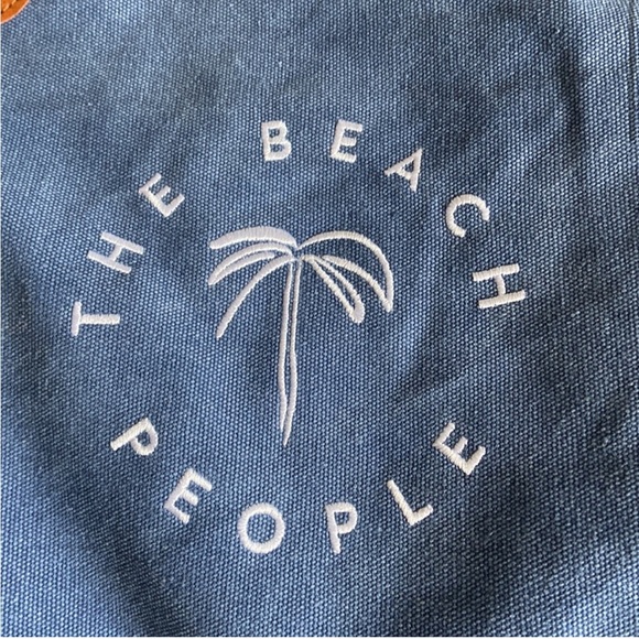 The Gold Coast Weekender Bag - BNWT - Picture 3 of 5